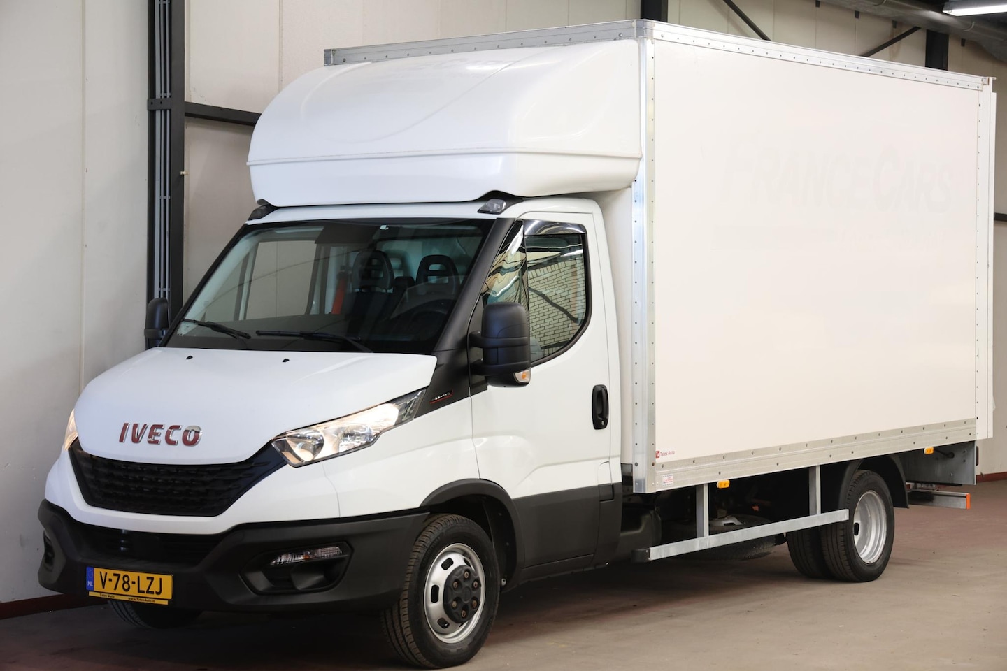 Iveco Daily - 35C16 3.0 BAKWAGEN MET ZIJDEUR EN LAADKLEP - AutoWereld.nl