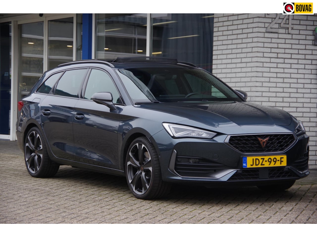 CUPRA Leon Sportstourer - 1.4 Hybrid 245PK VZ Panoramadak Camera App-connect - AutoWereld.nl