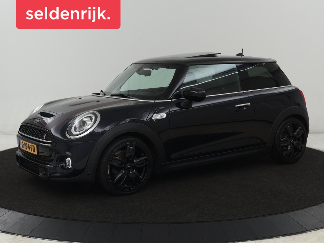 MINI Cooper S - 2.0 60 Years | Panoramadak | Stoelverwarming | Leder | Head-Up | Park Assist | Carplay | N - AutoWereld.nl