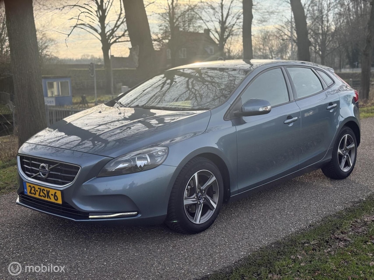 Volvo V40 - 1.6 D2 Summum|Airco|apk|Navigatie - AutoWereld.nl