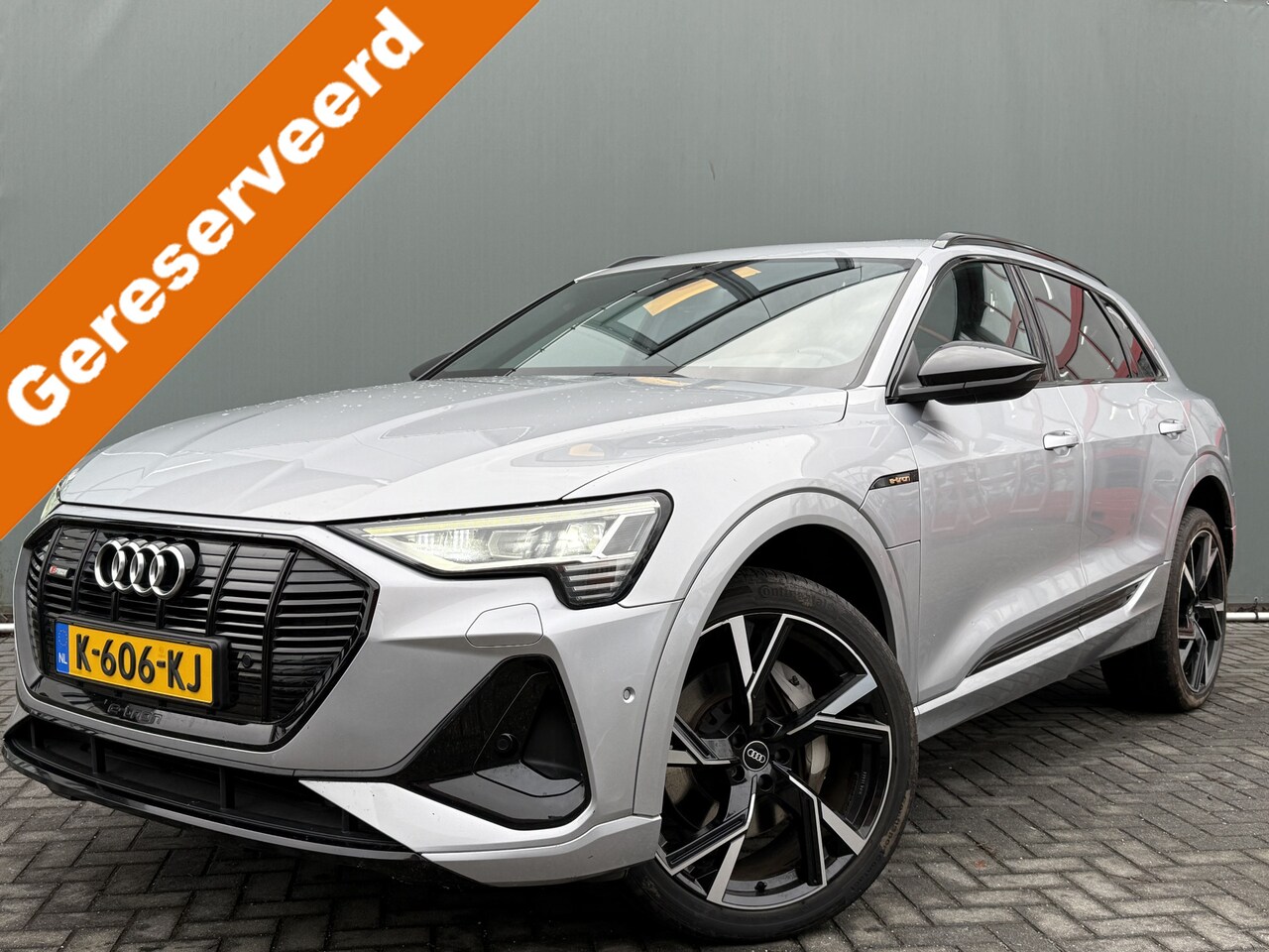 Audi e-tron - BWJ 2020 55 quattro 408 PK S-Line edition 95 kWh FULL LED | PANO | CAMERA | HALF LEDER | A - AutoWereld.nl
