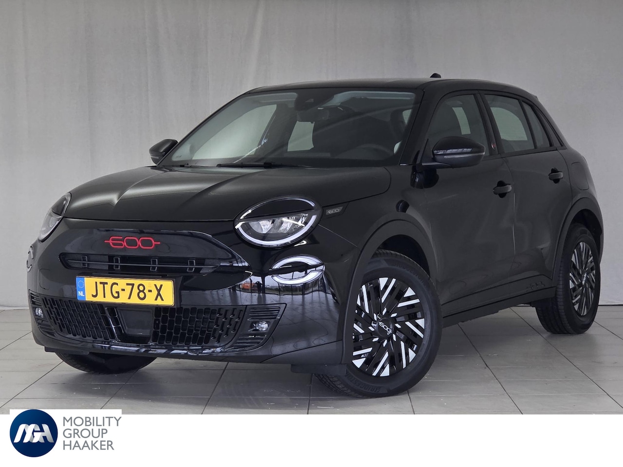 Fiat 600e - RED 54 kWh | Apple-Android | Cruise Control | Parkeersensoren - AutoWereld.nl