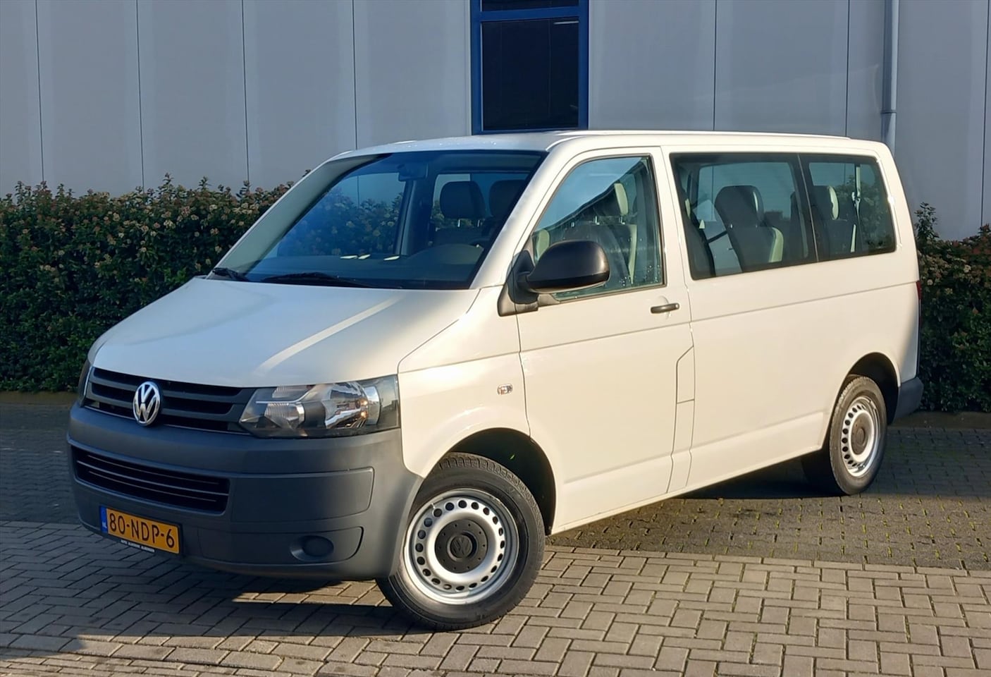 Volkswagen Transporter Kombi - 2.0 TDI 62KW Trendline 9 Persoons Airco Marge - AutoWereld.nl