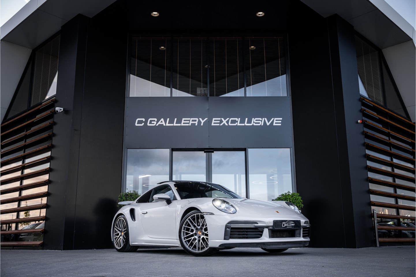 Porsche 911 - 992 3.8 Turbo - Sport Chrono Plus | Kreide Grijs | Panorama | Bose | Lift - AutoWereld.nl