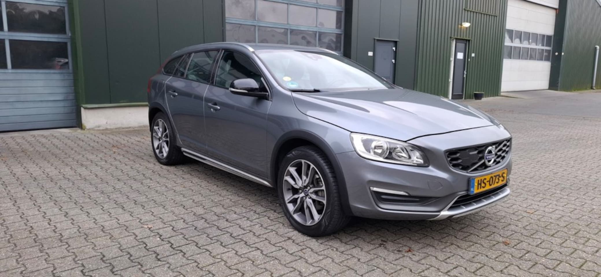 Volvo V60 Cross Country - 2.0 D3 Summum Business. IN PRIJS VERLAAGD. - AutoWereld.nl