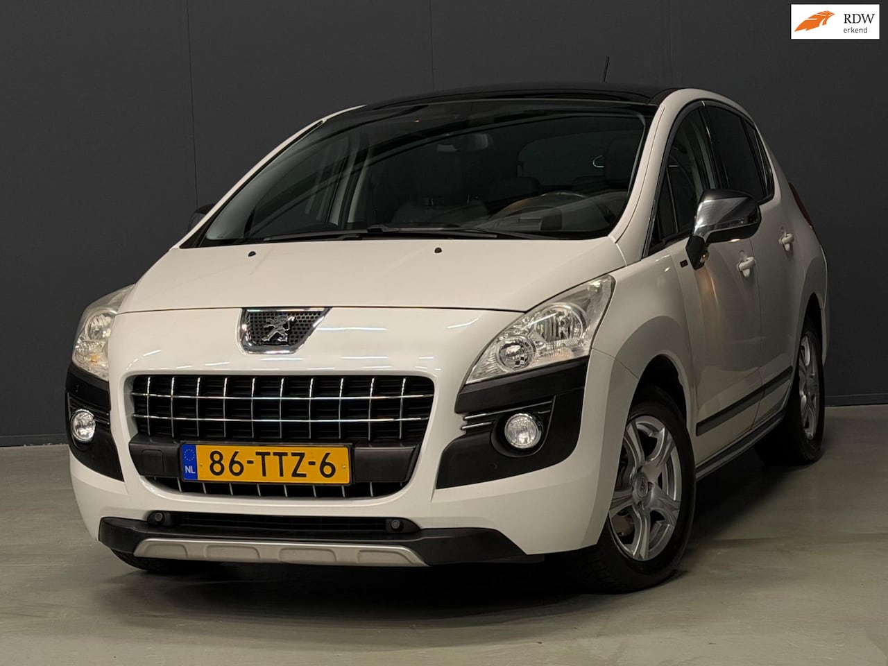 Peugeot 3008 - 1.6 THP Online AUTOMAAT LEDER/PANO/NAVI/ANDROID | NETTE AUTO ! - AutoWereld.nl