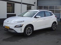 Hyundai Kona Electric - EV Comfort 64 kWh Automatische airco, licht metalen velgen, achteruitrij camera, parkeerse