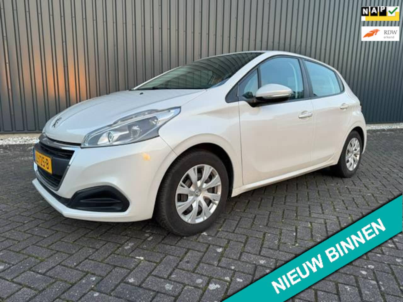 Peugeot 208 - 1.2 PT Active ( AIRCO + STR BEKRACHTIGING ) - AutoWereld.nl