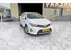Toyota Auris - 1.8 Hybrid Executive Cam/Cruise/PDC
