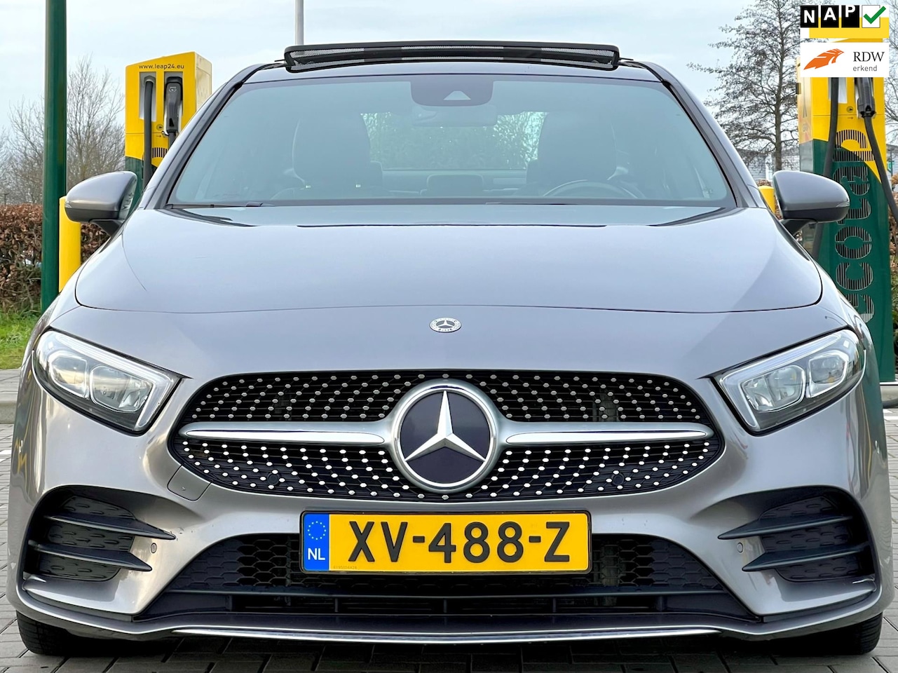 Mercedes-Benz A-klasse - 180 d AMG PAKKET/ PANORAMADAK/LED - AutoWereld.nl