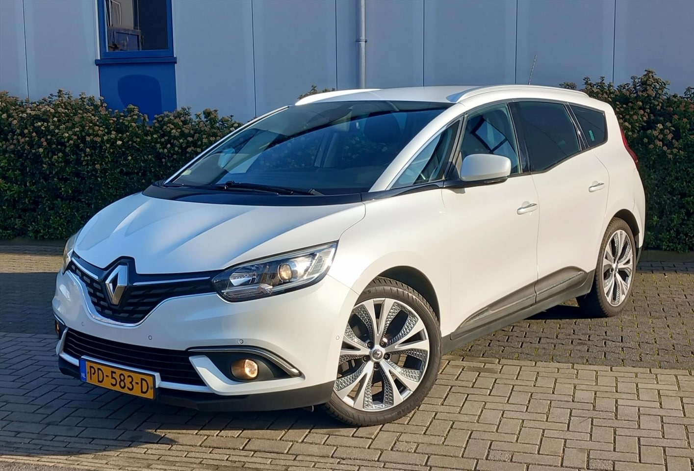 Renault Grand Scénic - 1.2 Energy TCe 115pk 7PERSOONS Zen - AutoWereld.nl