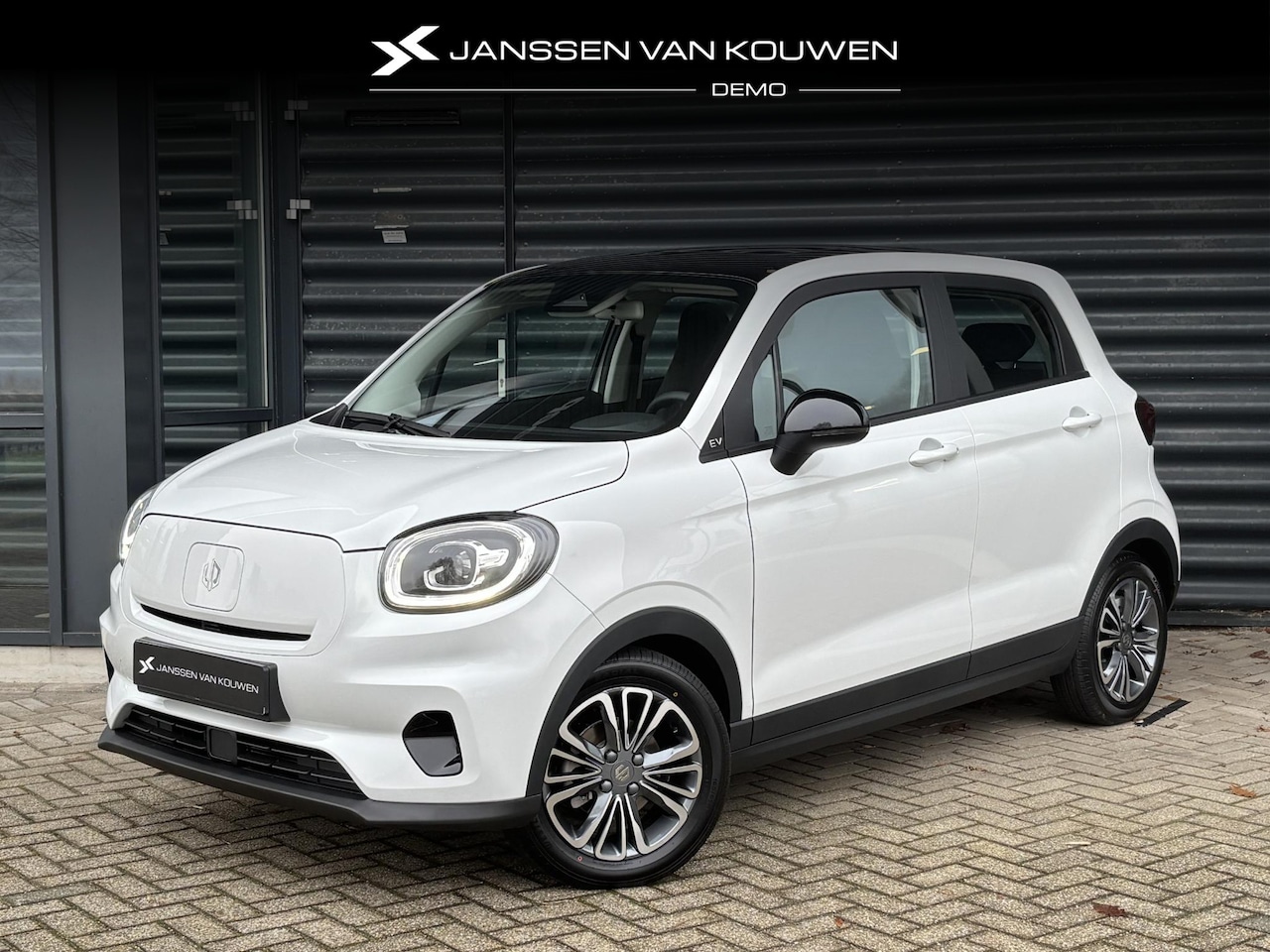 Leapmotor T03 - Design 37.3 kWh Panoramadak / Camera / Clima - AutoWereld.nl