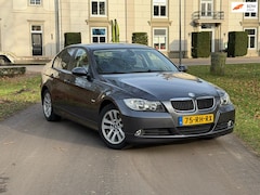 BMW 3-serie - 320i Dynamic Executive