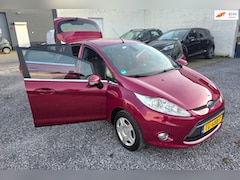 Ford Fiesta - 1.25 Ghia 5 deurs netjes