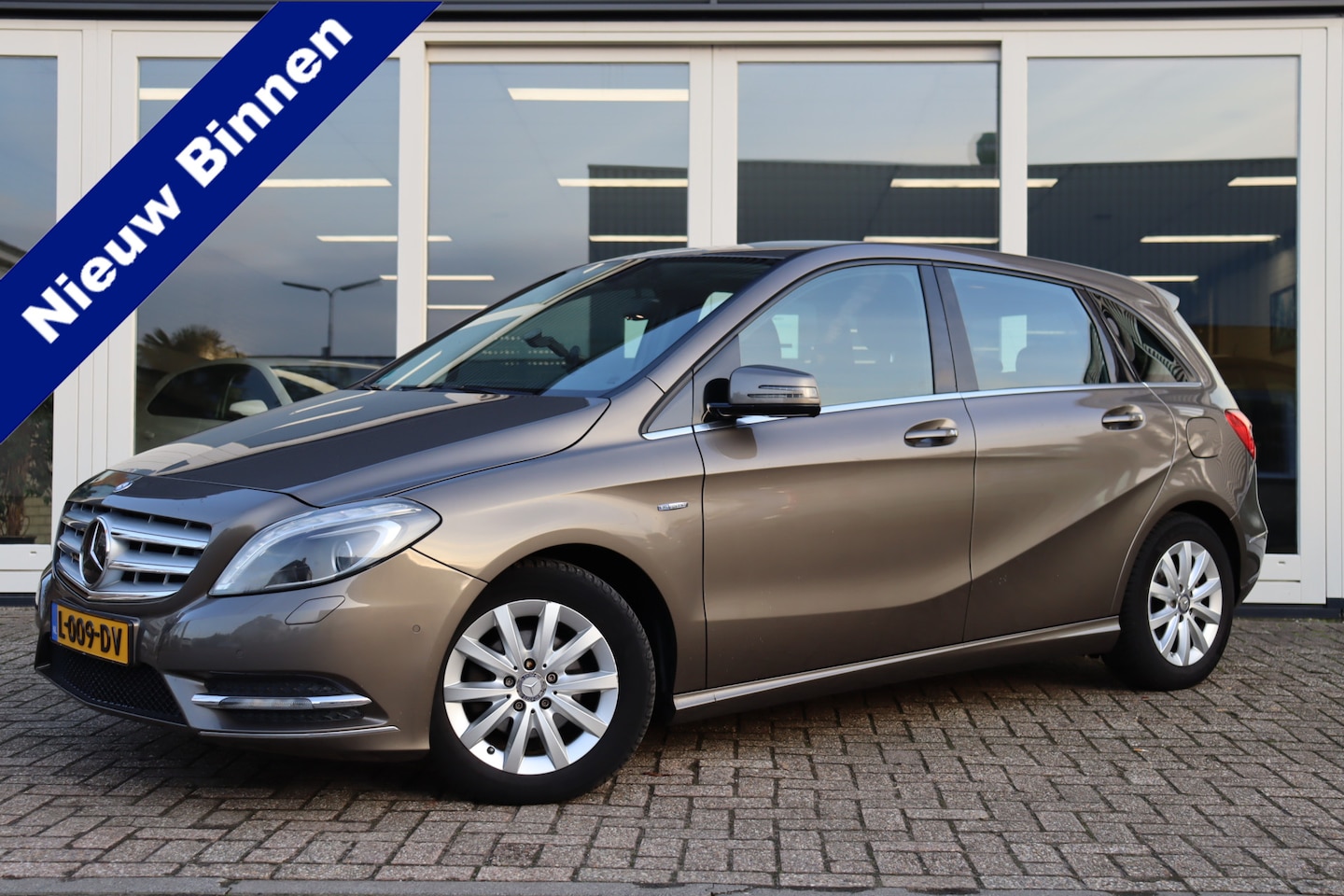 Mercedes-Benz B-klasse - 180 Ambition 180 Ambition, Automaat, Cruise Control, Navi, Stoelverwarming, Airco, PDC V+A, Prijs Is Ri - AutoWereld.nl