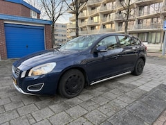 Volvo V60 - 1.6 T3 Kinetic Cruise NAVI PDC