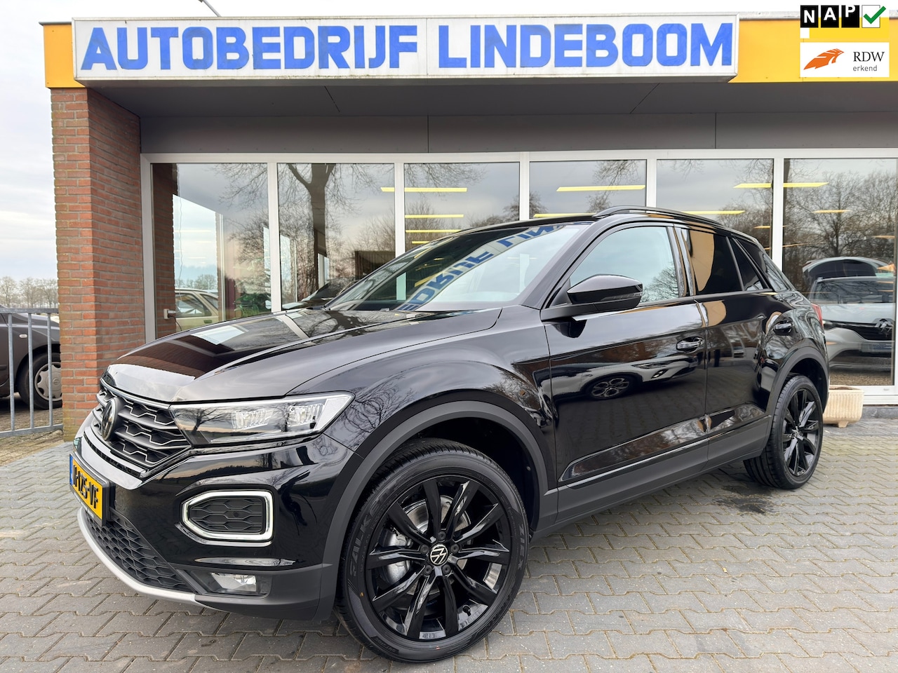 Volkswagen T-Roc - 1.5 TSI Sport Acc Black Style Camera Virtual cockpit - AutoWereld.nl