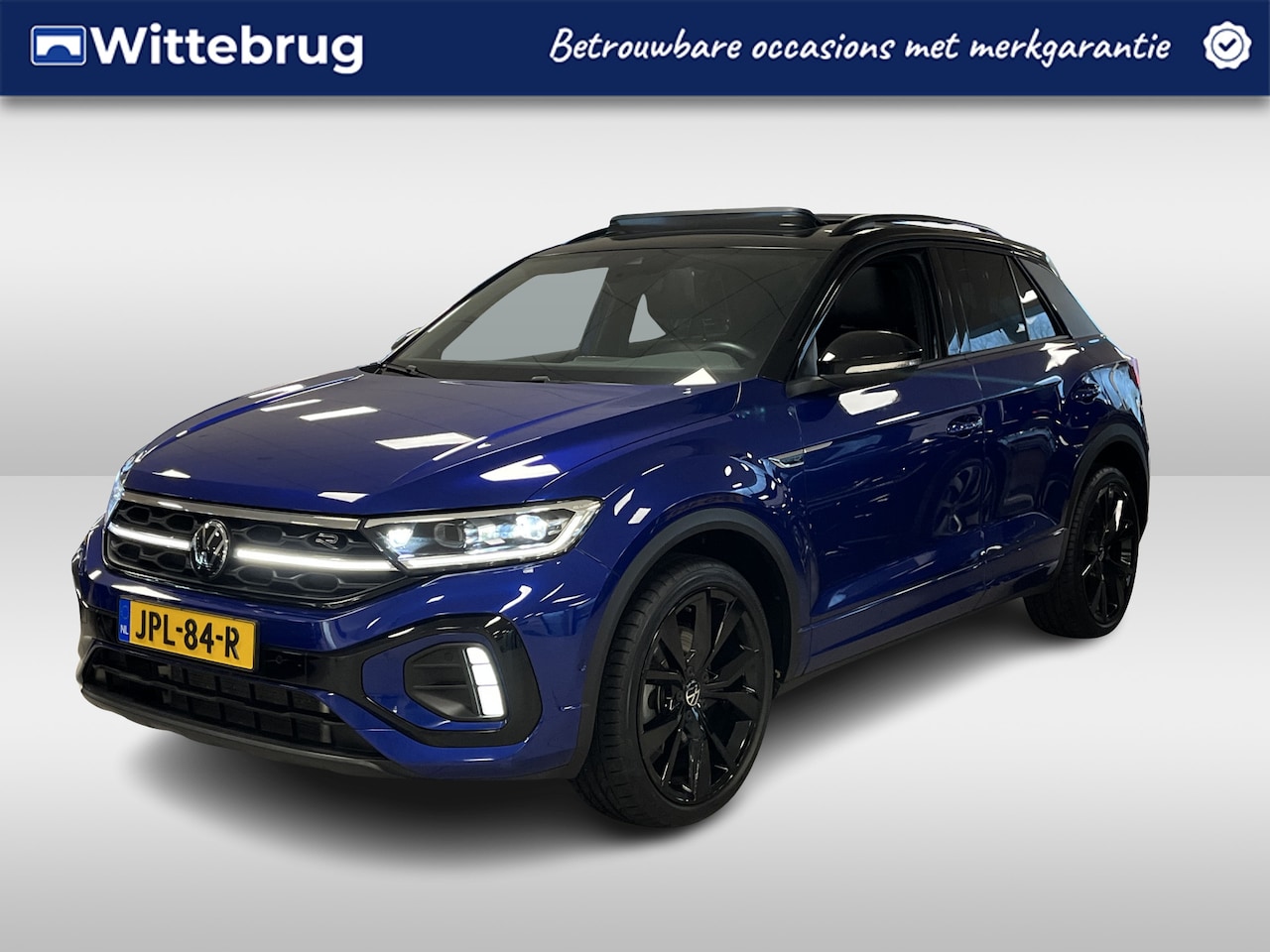 Volkswagen T-Roc - 1.5 TSI 150pk DSG R-Line / Black Style / Zwart Dak / Panoramadak / Digital Cockpit Pro / E - AutoWereld.nl