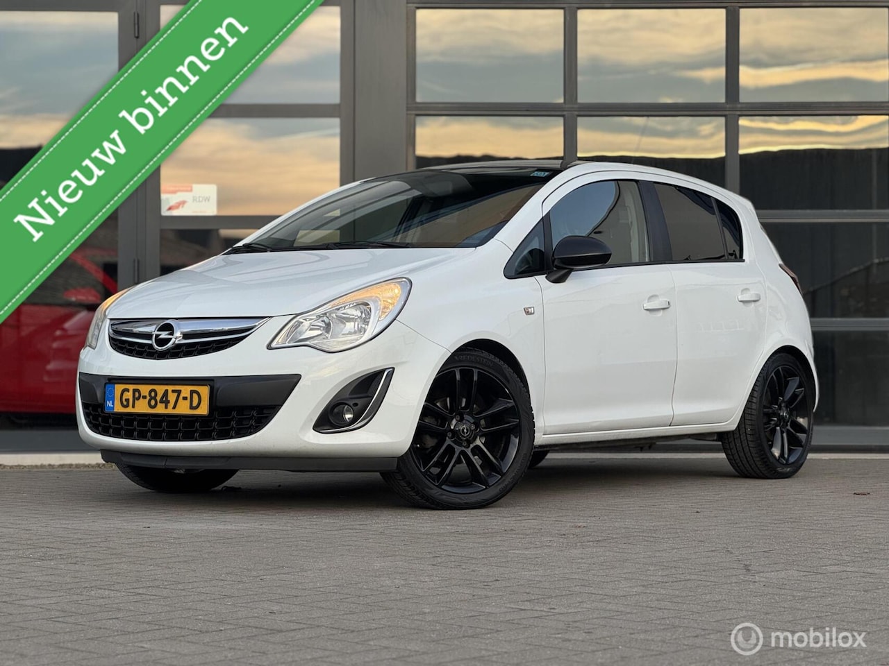 Opel Corsa - 1.4-16V Facelift, Airco, 5DRS, Compleet onderhoud - AutoWereld.nl