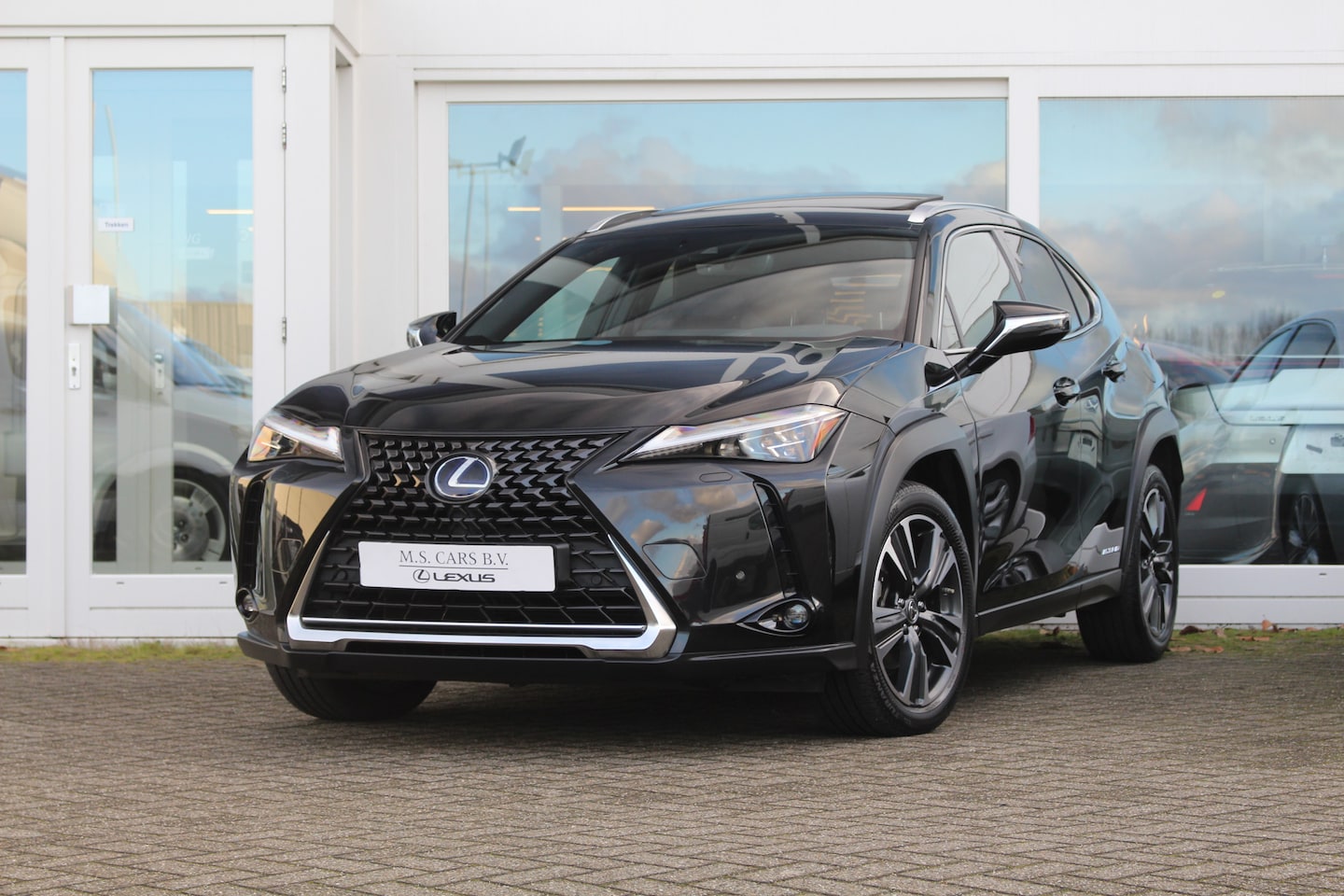 Lexus UX - 250h Hybrid Executive Line I Opendak I Premium Navi I Applecarplay - AutoWereld.nl