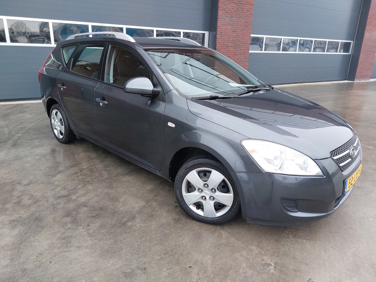 Kia Cee'd Sporty Wagon - 1.6 X-tra AIRCO - AutoWereld.nl