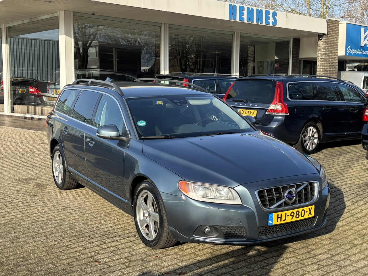 Volvo V70 - 2.5T 231pk Aut6 Momentum 5 Cilinder - AutoWereld.nl