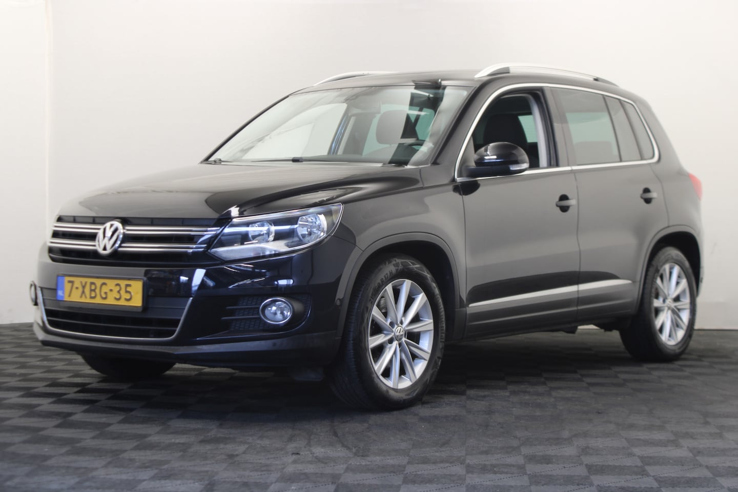 Volkswagen Tiguan - 1.4 TSI Sport&Style |Navi| - AutoWereld.nl