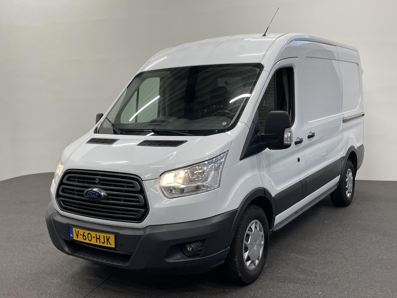Ford Transit - 170PK Automaat Euro6 Trend 2x Schuifdeur L2H2 Airco Parkeersensoren Trekhaak Cruise Contro - AutoWereld.nl