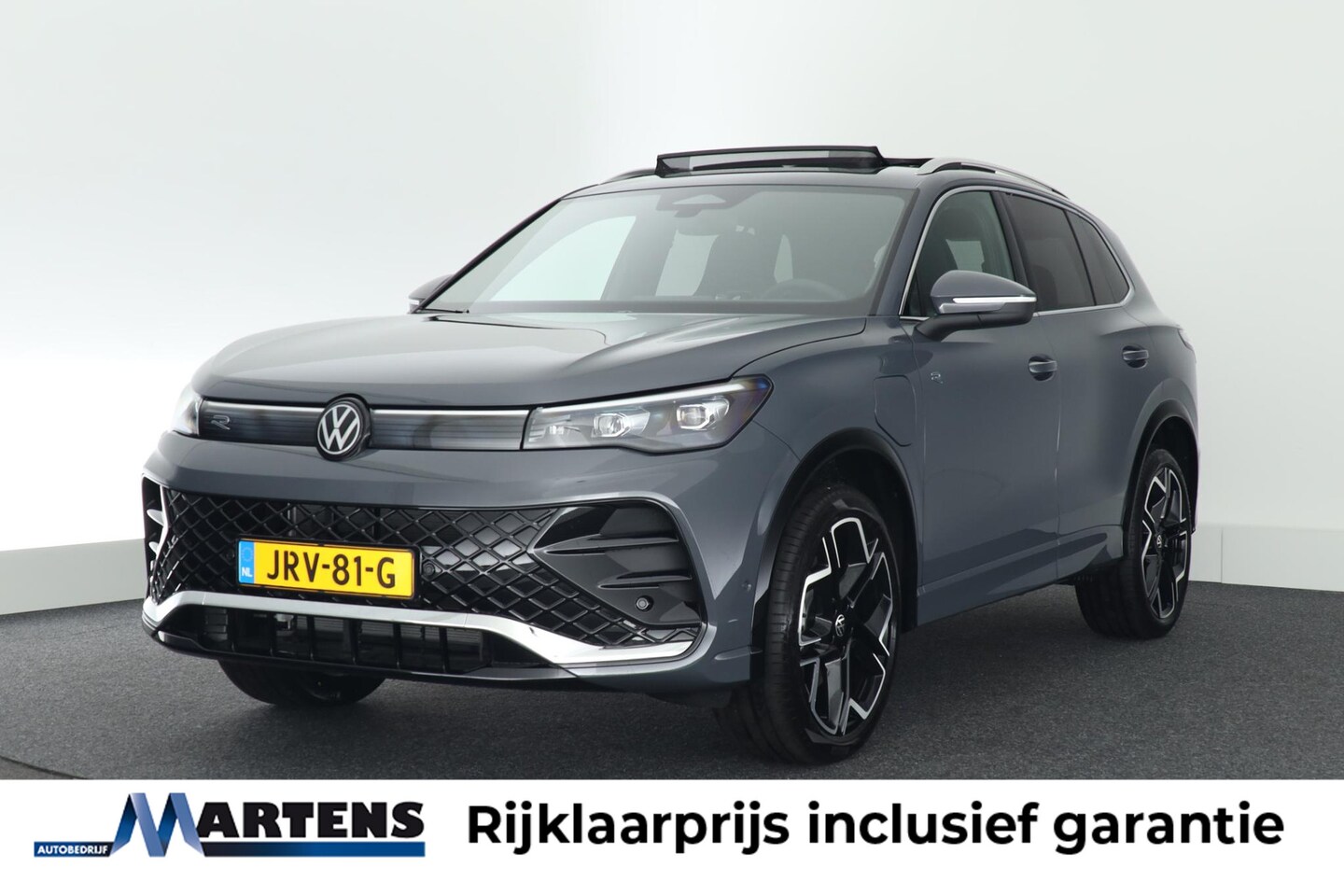 Volkswagen Tiguan - 1.5 272pk eHybrid R-Line Edition Trekhaak Camera Keyless Massage Virtual Cockpit Panoramad - AutoWereld.nl