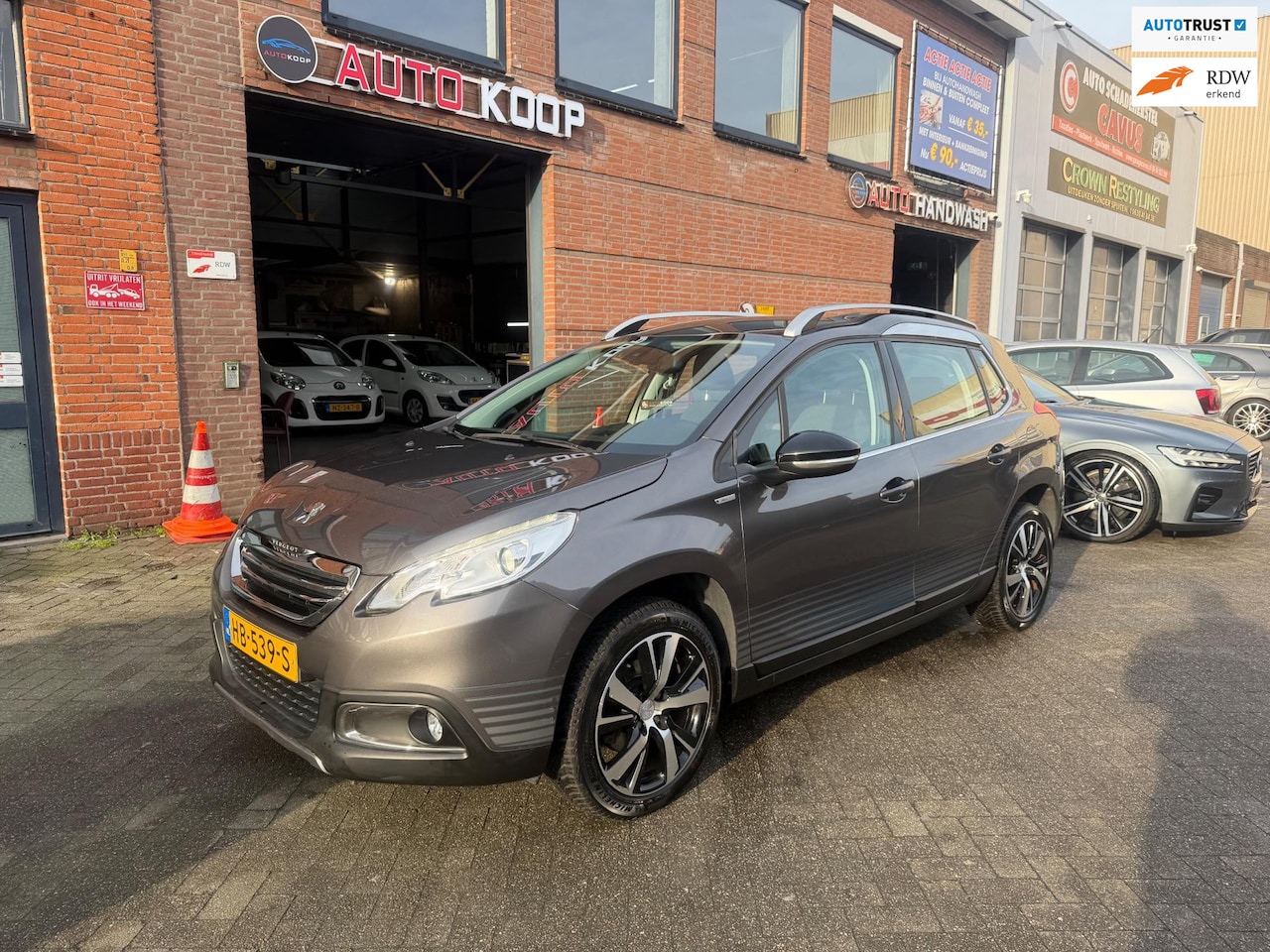 Peugeot 2008 - 1.2 PureTech Urban Cross Clima Cruise Trekhaak - AutoWereld.nl