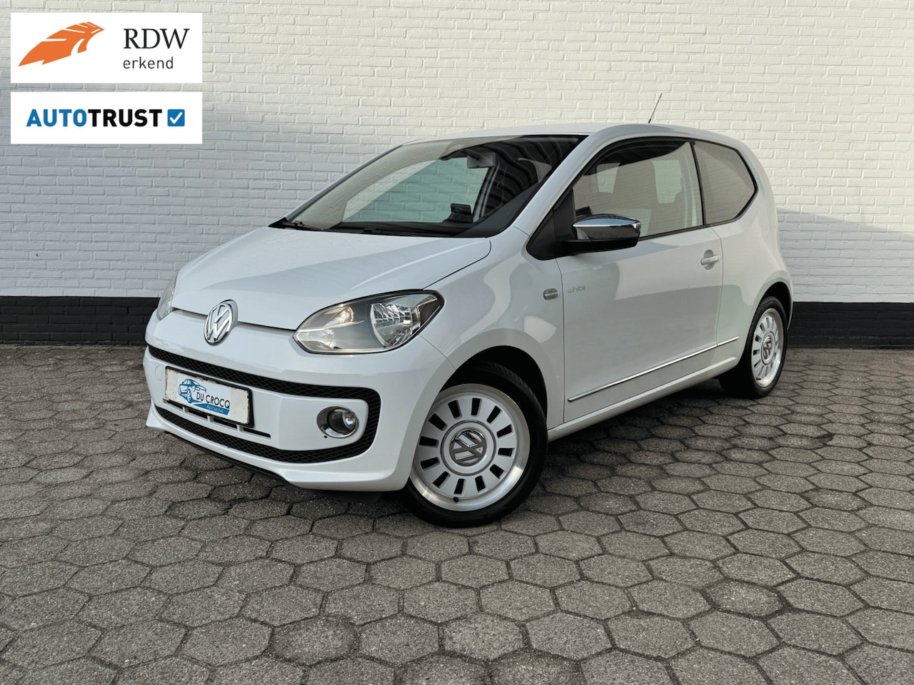 Volkswagen Up! - 1.0 White Up! 75PK l Cruise l Navi l Bluetooth! - AutoWereld.nl