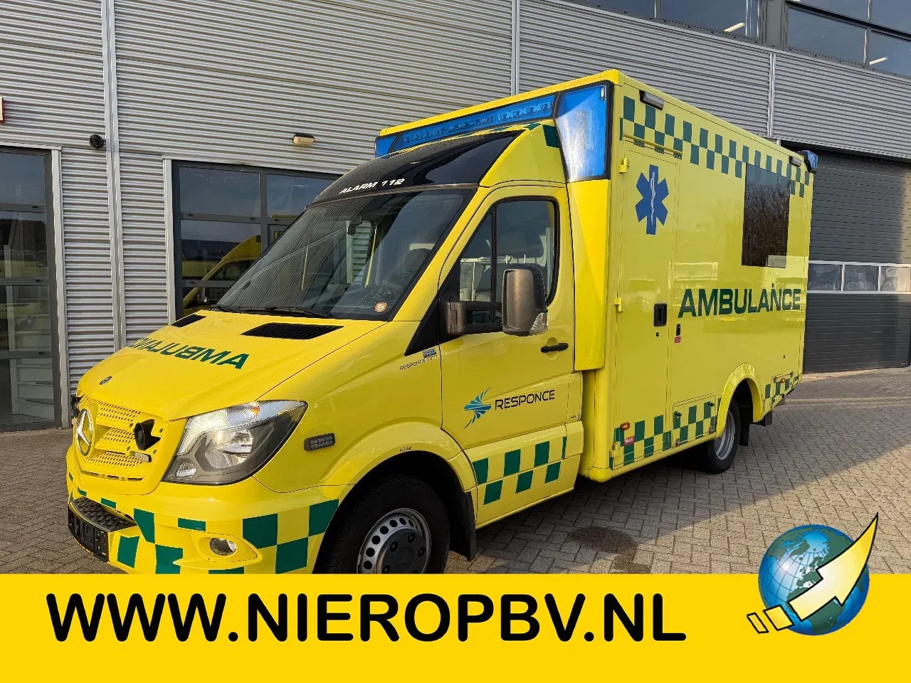 Mercedes-Benz Sprinter - 519CDI Special Ambulance Laadklep Automaat Airco Cruisecontrol V6 - AutoWereld.nl