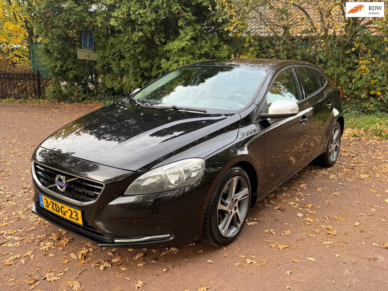 Volvo V40 - 1.6 D2 Momentum / Navi / Automaat / Led / PDC / Airco - AutoWereld.nl