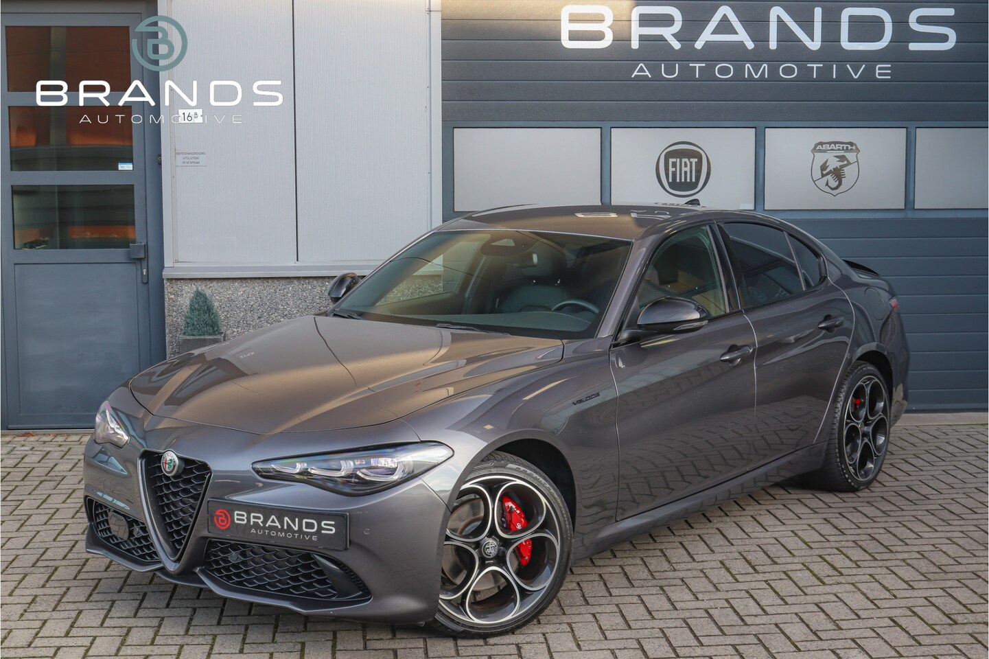 Alfa Romeo Giulia - 2.0 Veloce Q4 Vol opties 280PK Facelift Garantie - AutoWereld.nl