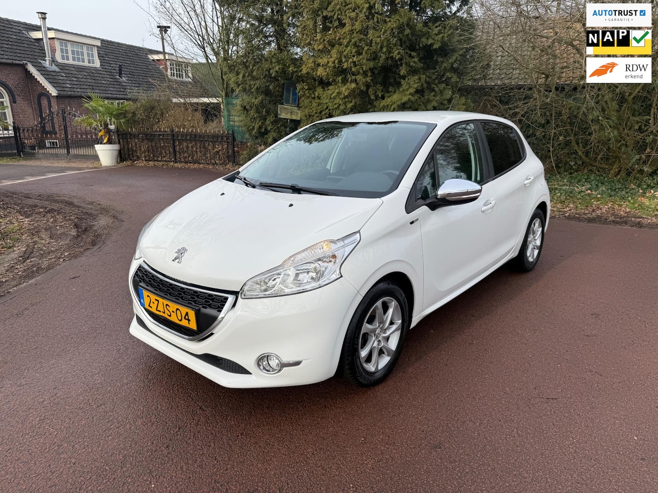 Peugeot 208 - 1.2 PureTech Style / Navi / Airco / Aux / Apk / NAP / Lm / - AutoWereld.nl