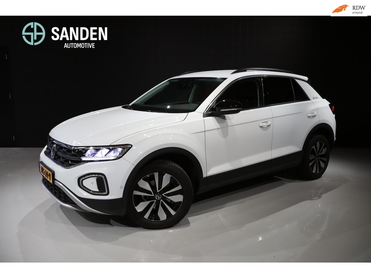 Volkswagen T-Roc - 1.0 TSI GOAL EDITION | NAVI | ADAPT. CRUISE | STOELVERW. | CLIMATE | CARPLAY | BTW - AutoWereld.nl