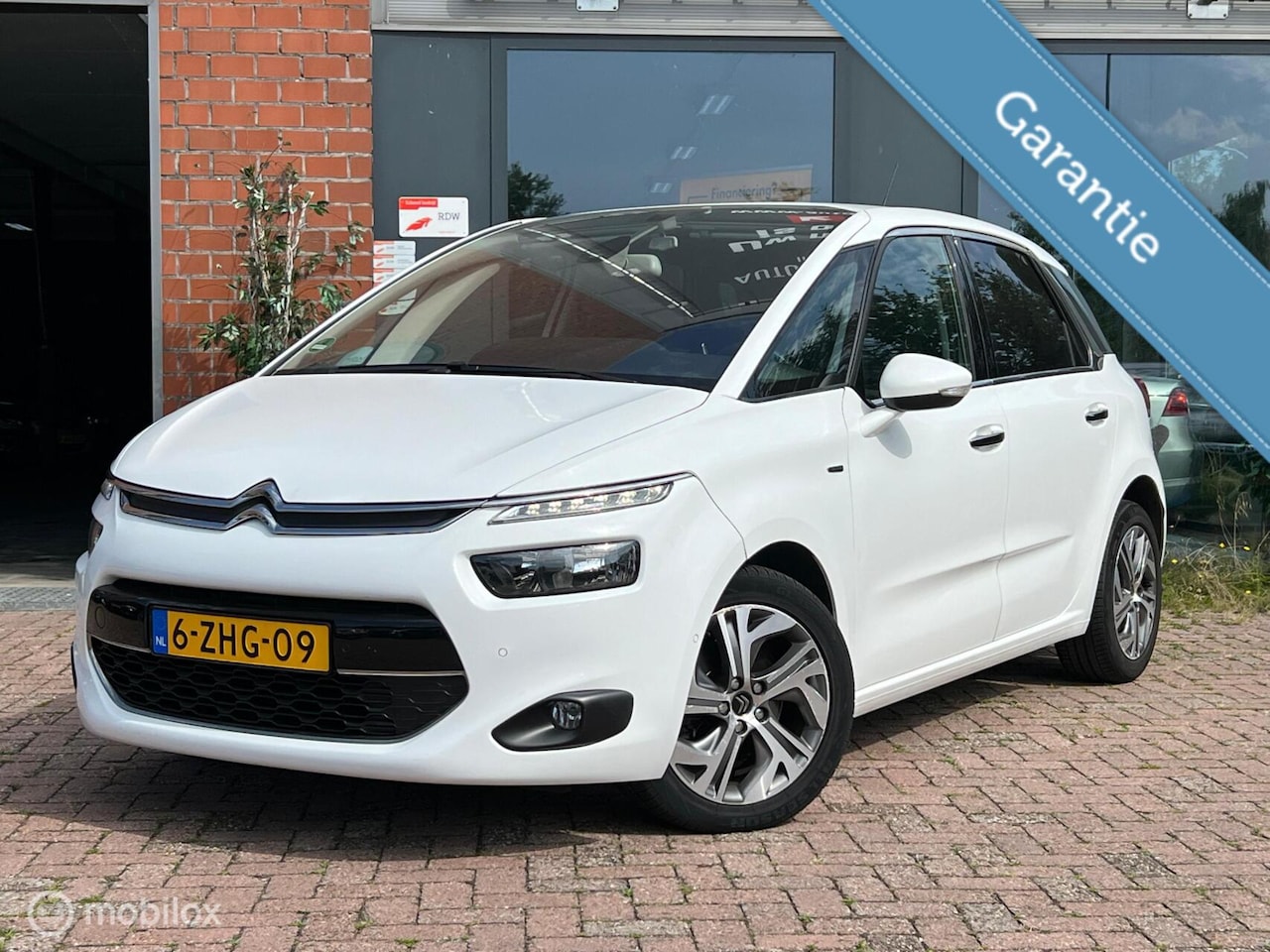 Citroën C4 Picasso - 1.6 e-THP stoelmassage Dealer Navi Airco - AutoWereld.nl