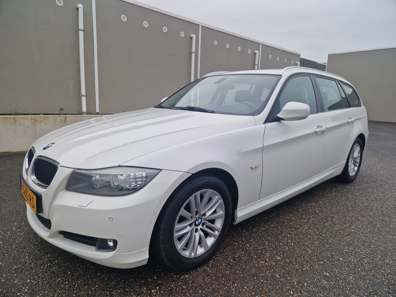 BMW 3-serie Touring - 318i High Executive 318i High Executive - AutoWereld.nl