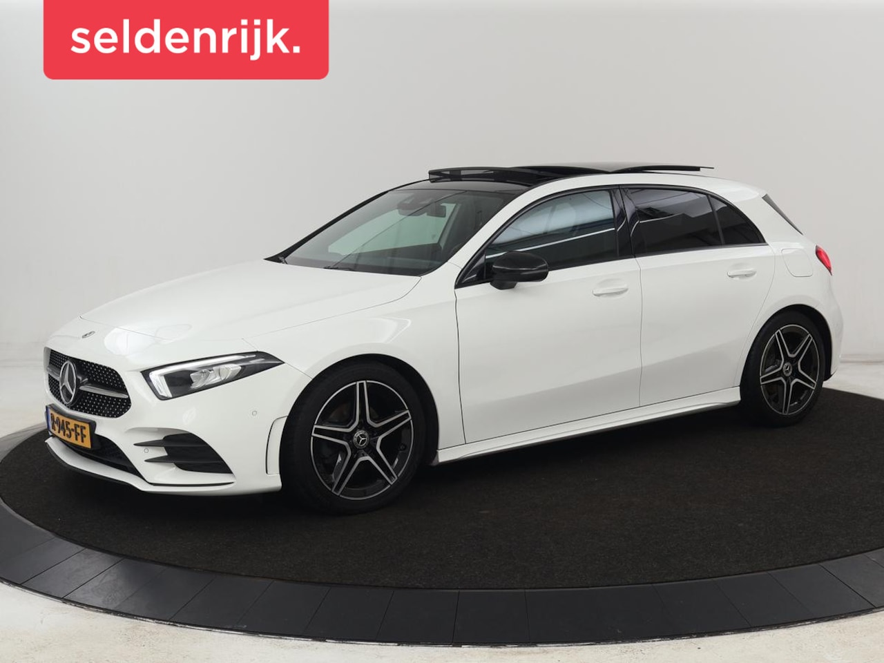 Mercedes-Benz A-klasse - 180 AMG | Panoramadak | Stoelverwarming | Carplay | Sfeerverlichting | Leder/Alcantara | N - AutoWereld.nl