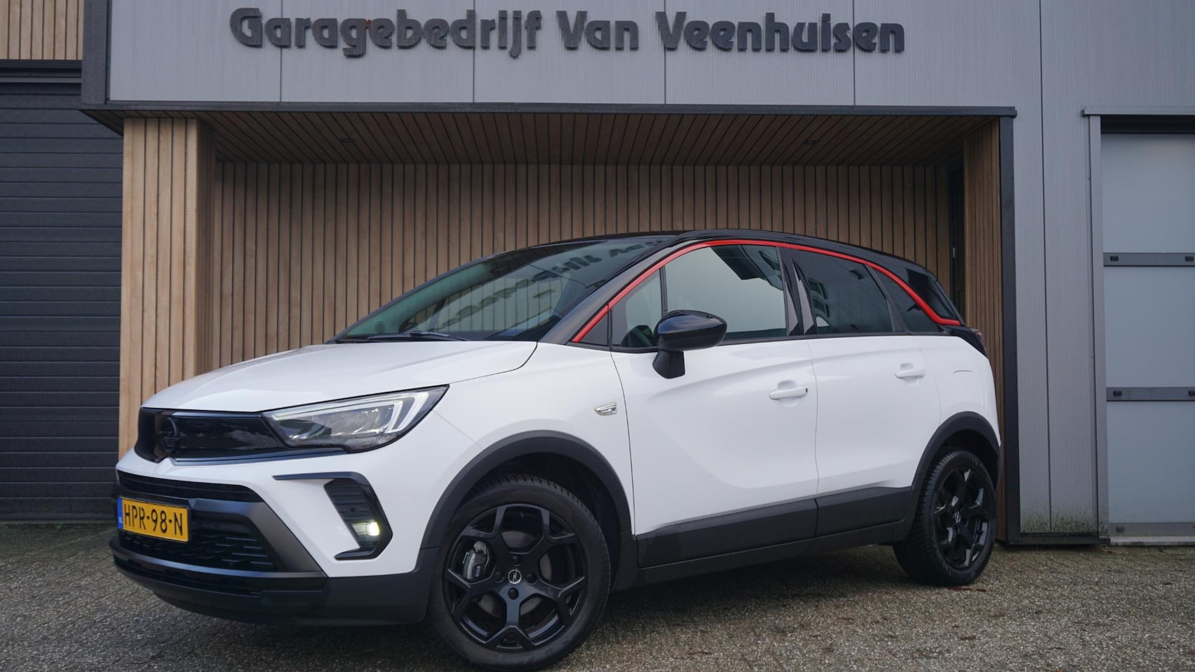 Opel Crossland - 1.2 110pk Turbo GS-Line *Black Optik* Sportstoelen H-Leder 17inch LM Clima Cruise Control - AutoWereld.nl