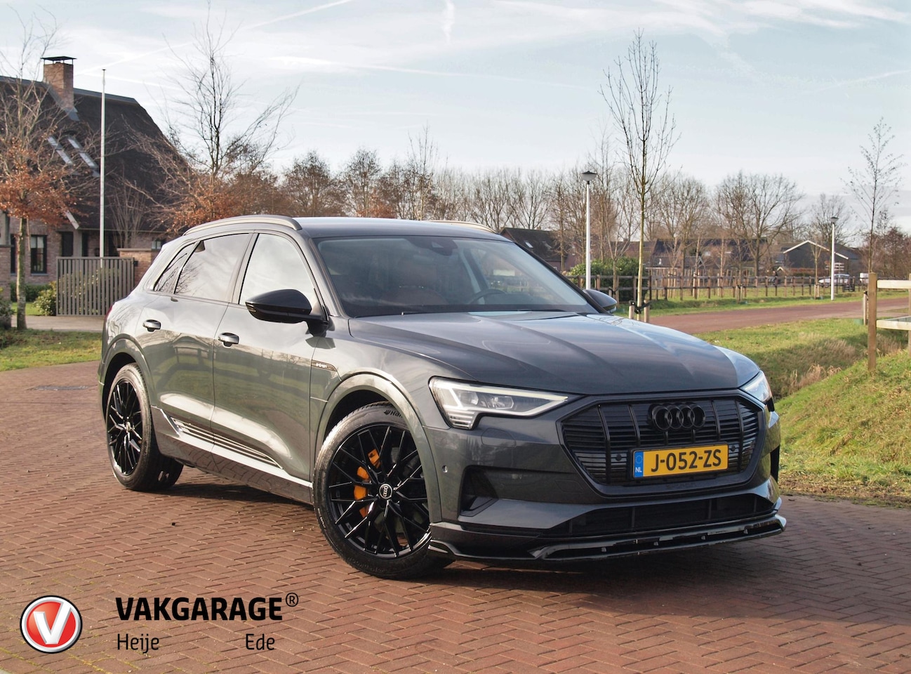 Audi e-tron - 55 quattro Business edition 95 kWh | 21 Inch | Camera | Apple Carplay | Sfeerverlichting | - AutoWereld.nl