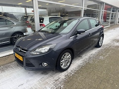 Ford Focus - 1.0 EcoBoost Lease Titanium | 2e eigenaar | Airco | Trekhaak | Automatisch parkeersysteem