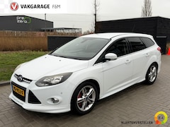 Ford Focus Wagon - 1.6 EcoBoost Titanium Clima, Cruise, Camara, PDC, Trekhaak