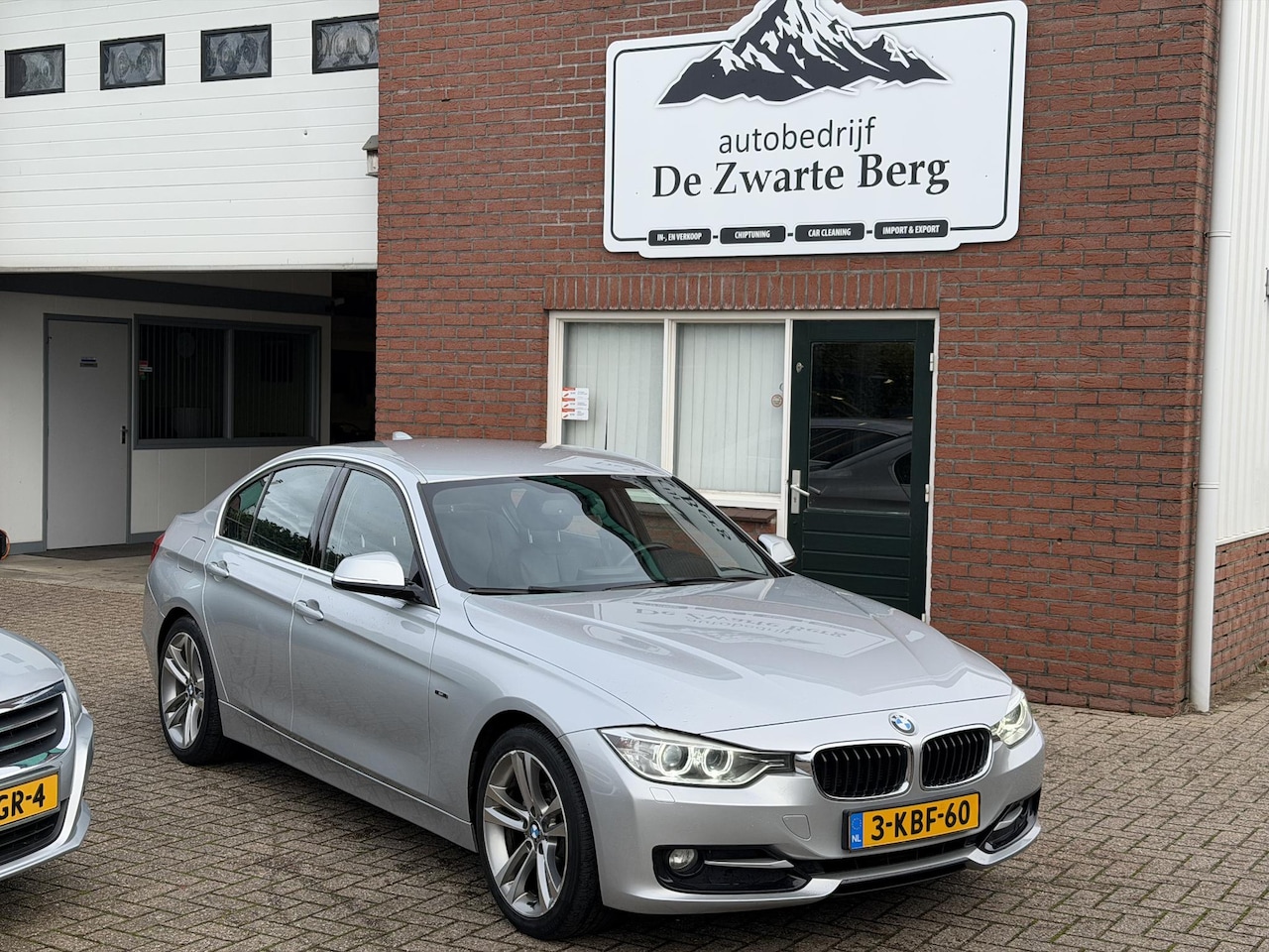 BMW 3-serie - 320i sportline Upgrade Edition - AutoWereld.nl