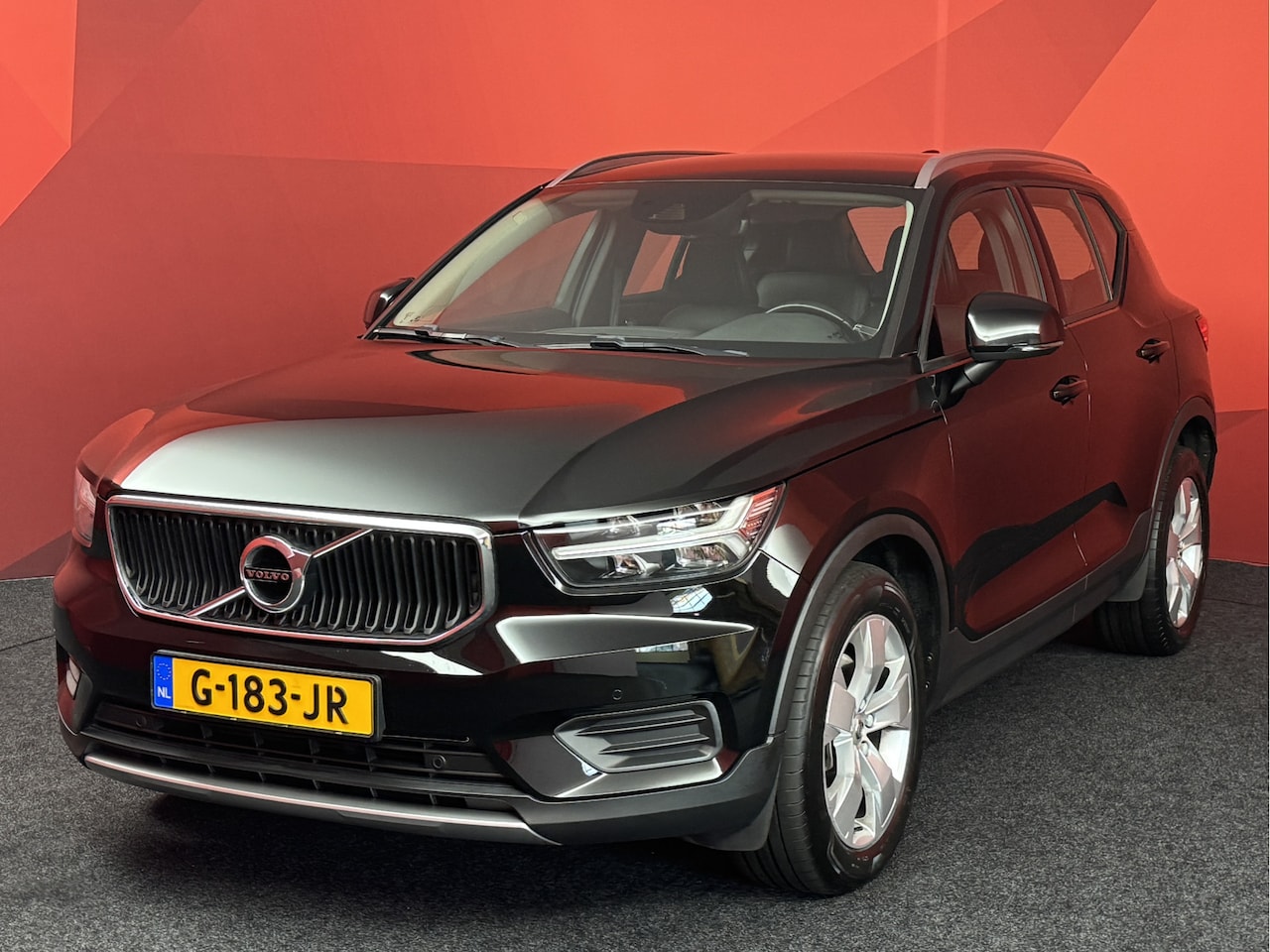 Volvo XC40 - 2.0 D3 AWD Momentum Pro | Automaat | Stoelverwarming | Leder - AutoWereld.nl