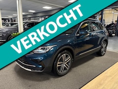 Volkswagen Tiguan - 1.4 TSI eHybrid elegance Business+ /pano/camera/apple carplay/stoel stuur verw./virtual