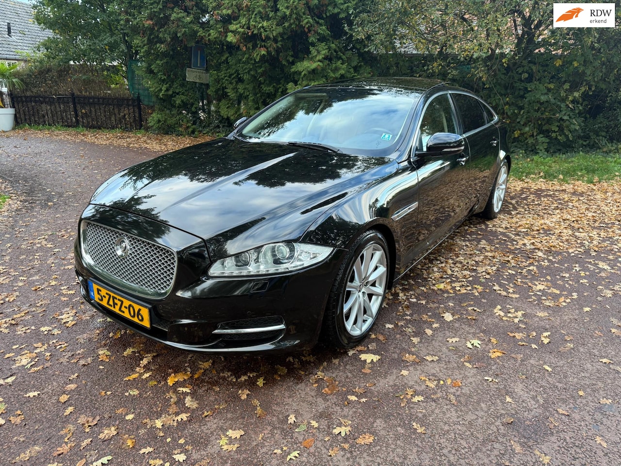 Jaguar XJ - 3.0 V6 SC AWD Portfolio LWB / Navi / Pano / Leder / Xenon / pdc / - AutoWereld.nl