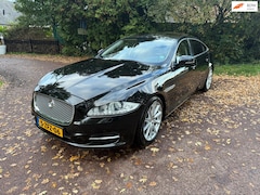 Jaguar XJ - 3.0 V6 SC AWD Portfolio LWB / Navi / Pano / Leder / Xenon / pdc /