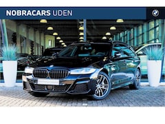 BMW 5-serie - 520i High Executive M Sport Automaat / Sportstoelen / Laserlight / Achteruitrijcamera / M