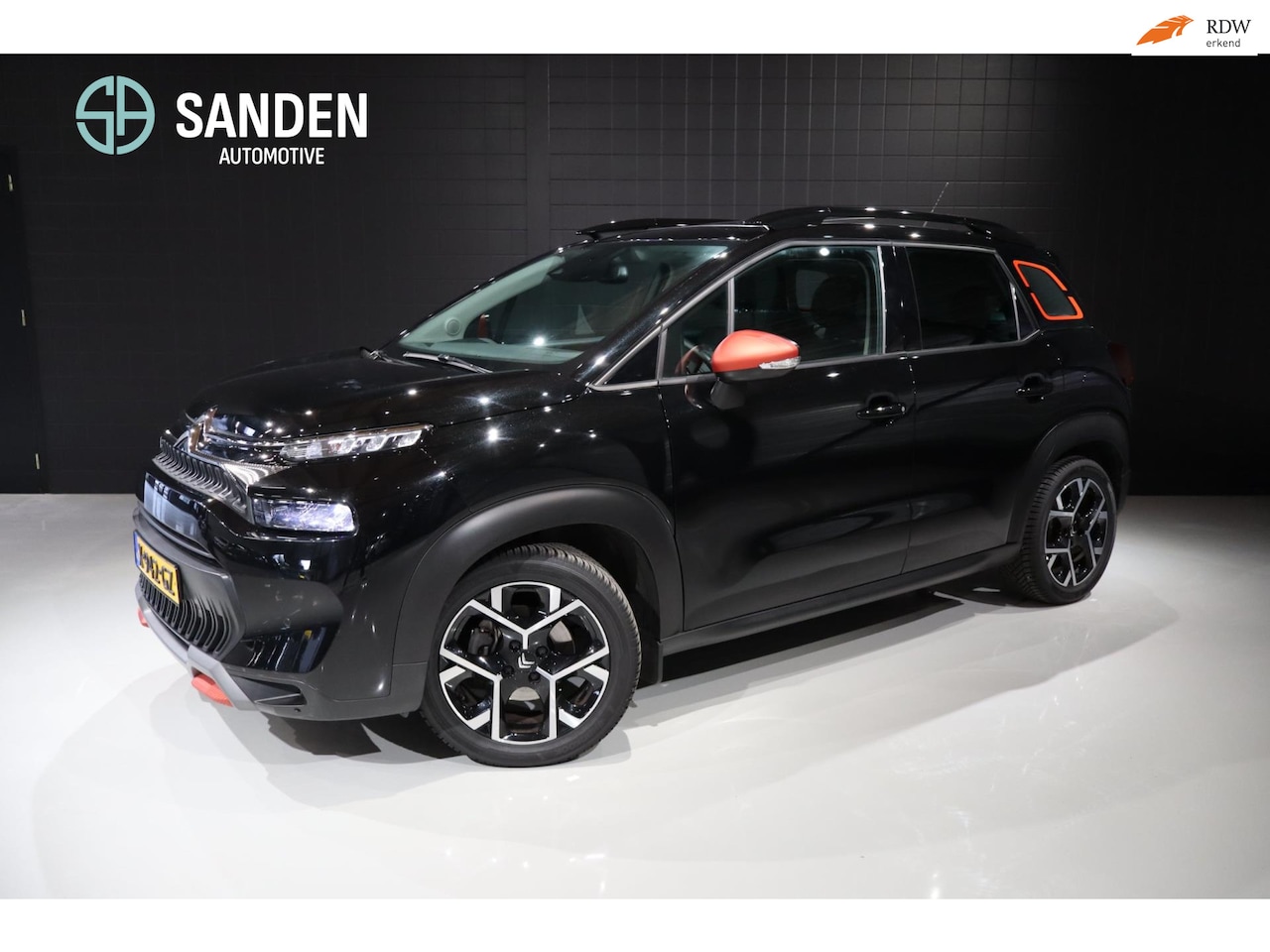 Citroën C3 Aircross - 1.2 PureTech Shine Pack PANO|LEDER|KEYLESS|NAVI|CAMERA|CLIMA - AutoWereld.nl